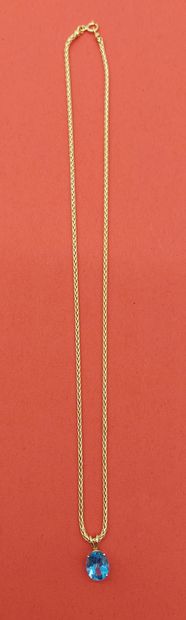 null NECKLACE __
Gold chain and pendant with blue stone__ (with clasp)
L : 42,5 cm...