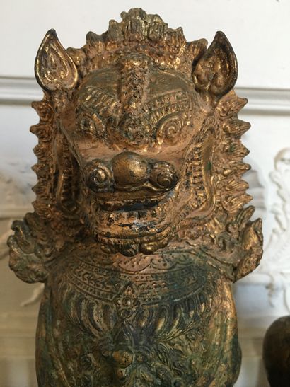 null CAMBODIA
Pair of gilded bronze Noh dogs (old gilding)
H : 27 cm
(oxidations...