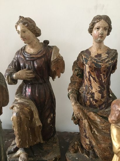 null COLLECTION DE STATUETTES en bois sculpté et polychromé à sujets religieux 
XVIII...
