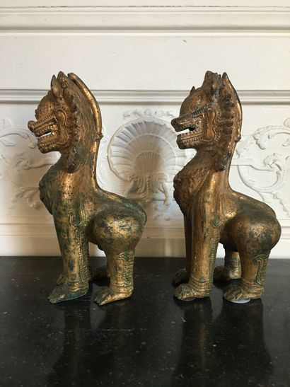 null CAMBODIA
Pair of gilded bronze Noh dogs (old gilding)
H : 27 cm
(oxidations...