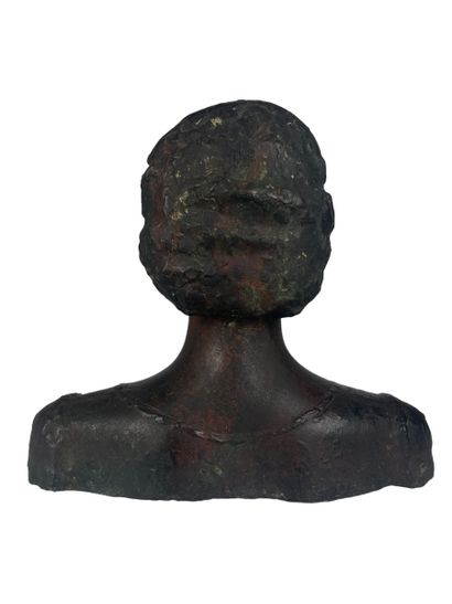 null Arno BREKER (1900-1991)
Young woman in bust
Bronze patina signed on the back...