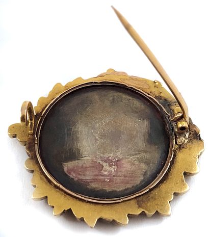null XIXème SIÈCLE (époque romantique)
BROCHE
ornée d'un portrait de femme (peint...