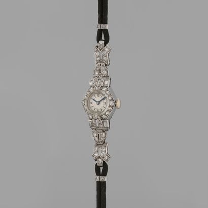 JEWELRY WATCH
Cocktail watch.
About: 1920.
Elegant...