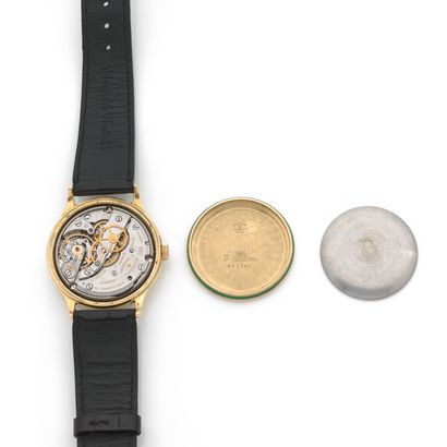 null VACHERON & CONSTANTIN 
De ville. 
N° : 303760. 
Vers : 1950. 
Elégante montre...