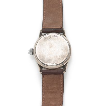 null LEROY ET FILS
Single pushbutton.
Ref:27631.
Circa: 1940.
Chronograph watch in...