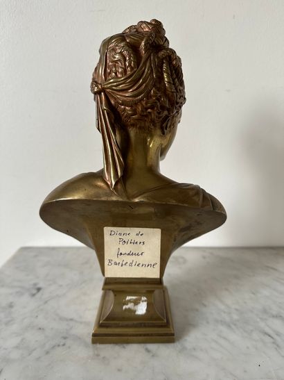null ECOLE FRANCAISE FIN XIXe siècle
Diane de Poitiers
Bronze à patine dorée
H :...