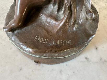 null Raoul François LARCHE (1860-1912) 
Les Roseaux 
Bronze à patine brune, signé...