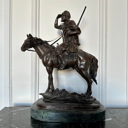 null F. PAILLET (XX), d'après 
Le cavalier arabe 
Bronze patiné, socle en marbre...