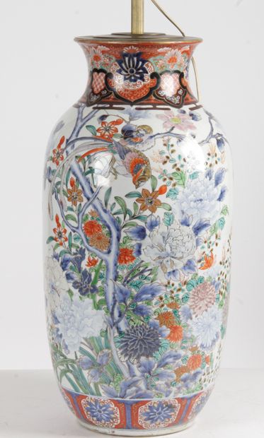 JAPON, Fin XIXe siècle
Grand vase en porcelaine...