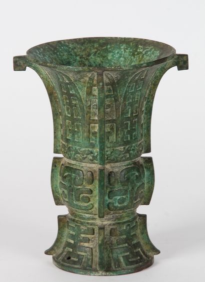 CHINE, deuxième moitié du XXe siècle, 
Vase...