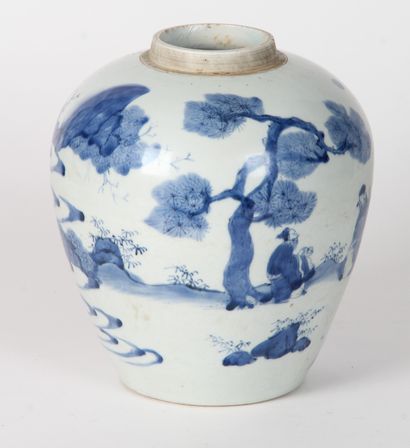 CHINE, XXe siècle
Pot à thé en porcelaine...