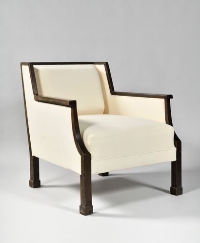 ART DECO STYLE WORK
Armchair in stained wood...