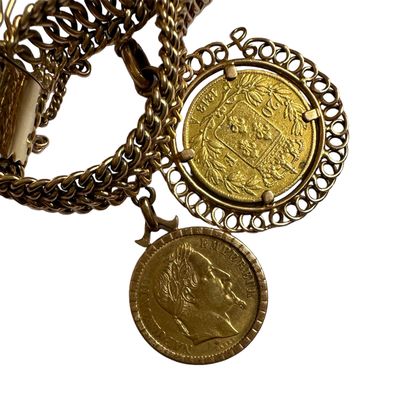 null BRACELET en or à maille ajourée ornée de trois pièces en breloques (20 francs...