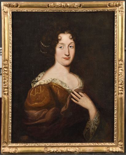 null ECOLE FRANCAISE DU XVIIIème SIECLE.
Portrait d'élégante à la robe brune et dentelles.
Huile...