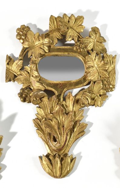 decorative element 
in carved and gilded...