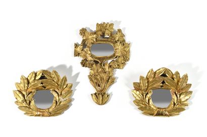 PAIR OF SMALL MIRRORS in carved and gilded...