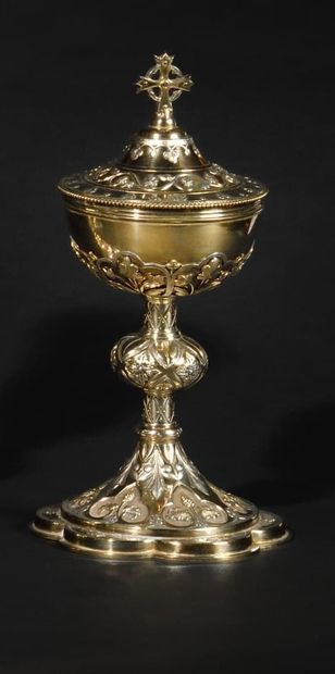 null Gilded silver CIBOIRE decorated with foliage and ears of corn. Lid with foliage...