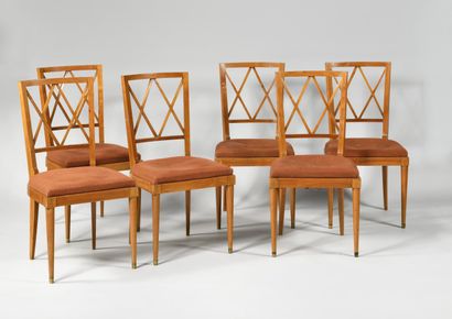 null TRAVAIL DES ANNEES 1950
Suite de six chaises et deux fauteuils néo-classique...