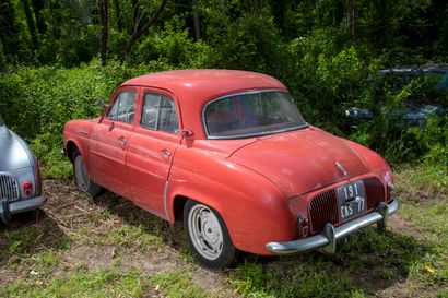 null 1957 RENAULT DAUPHINE
Series: 2757949 
French registration 
2000 / 3000
Nice...