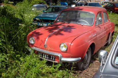 null 1957 RENAULT DAUPHINE
Series: 2757949 
French registration 
2000 / 3000
Nice...