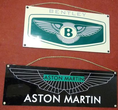 null Lot de 2 plaques décoratives Bentley (29 x 60 cm) et Aston Martin
(25 x 74,5...