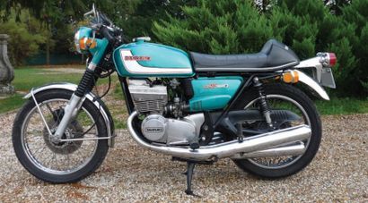 1972 SUZUKI GT 380 Cadre n¡ 36464 Moteur n¡ 38848 Cylindrée: 371 cm3 Poids 171 kg...