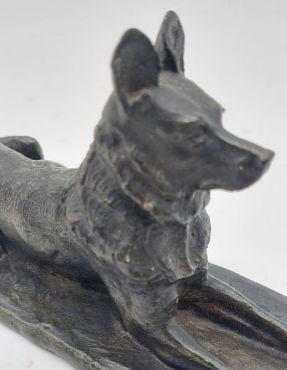 null Pierre Nicolas TOURGUENEFF (1854-1912)

Dog lying down

Bronze signed on the...