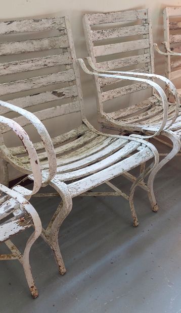 null FOUR GARDEN CHAIRS made of wrought iron and wood slats, riveted

(to be cle...