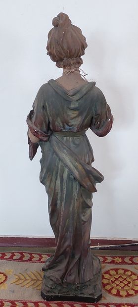 null WOMAN WITH A PEARL

Large statuette in patinated plaster 

H : 93 cm

(accidents...
