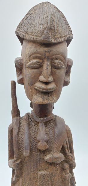 null AFRICAN STATUTE in carved wood

H : 62 cm