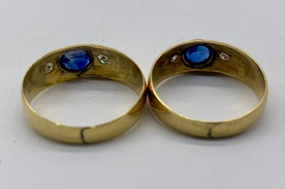 null ENSEMBLE 

of two rings holding an oval sapphire and two diamonds. Mounted in...