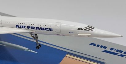 null MAQUETTE en métal du Concorde aux couleurs d'Air France

Dans sa boîte d'origine

Echelle...