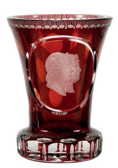 null Grand verre en cristal de Bohême orné des profils de Napoléon 1er et de Marie...