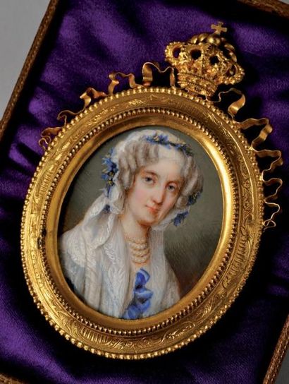 Ecole Française du XIXème siècle «La Reine Marie - Amélie», en buste de face, revêtue...