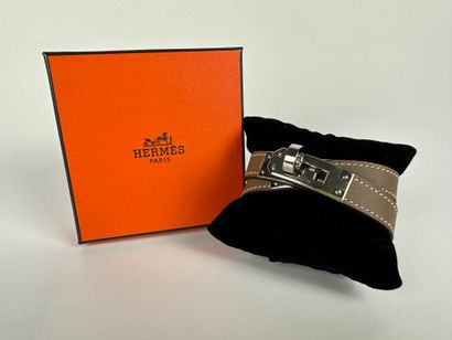 HERMES PARIS
Kelly bracelet in Epsom calfskin....