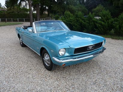 1966 FORD Mustang Cabriolet Code C Lorsque la Ford Motors Company commercialisa la...
