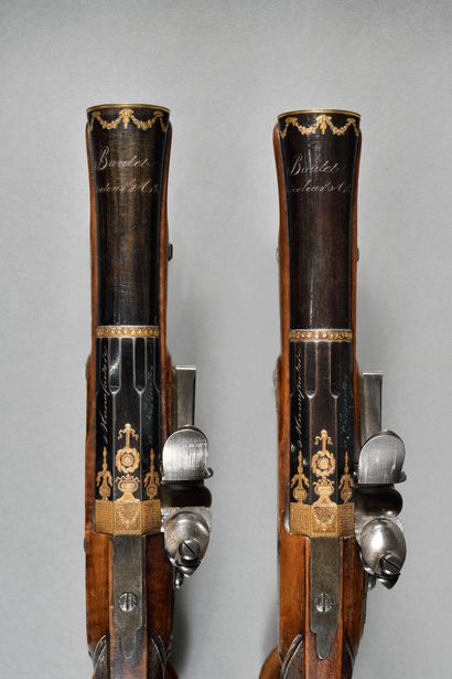 null NICE AND RARE PAIR OF OFFICER'S FLINTLOCK BLUNDERBUSS PISTOLS,

BY "BOUTET A...