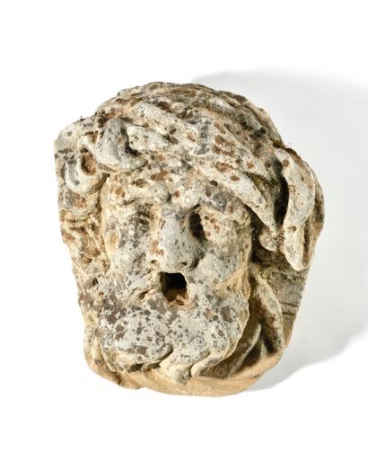 null MASCARON
en pierre calcaire sculptée représentant une tête de vieillard, allégorie...