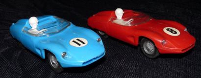 Lot comprenant 2 automobiles miniatures de...