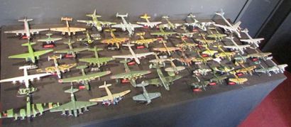 50 Avions miniatures