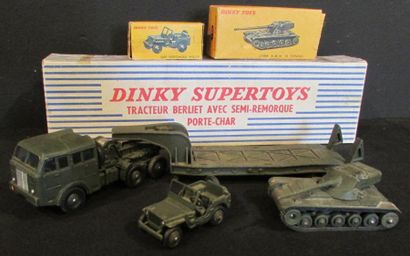 DINKY TOYS Berliet porte-char; Char AMX et Jeep militaire