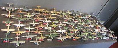 82 Avions miniatures