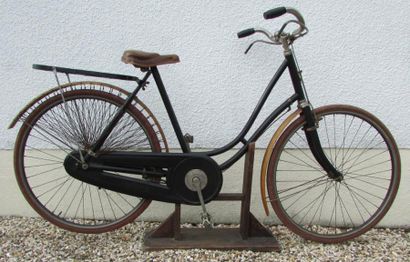 Vélo de dame des années 1910-15 de marque...