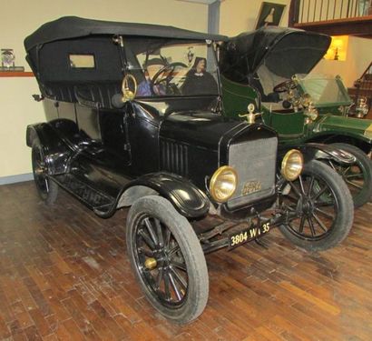 1919 FORD T Torpédo Produite à plus de quinze millions d'exemplaires, la Ford T était...