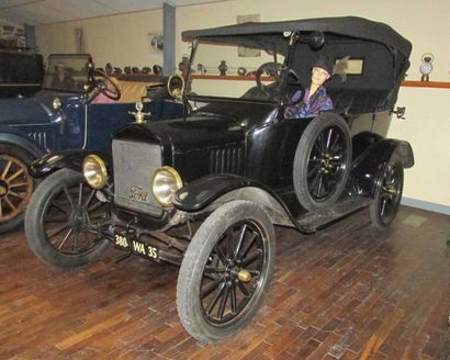 1919 FORD T Torpédo Produite à plus de quinze millions d'exemplaires, la Ford T était...