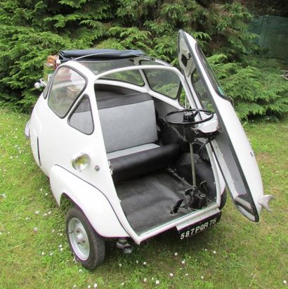 1956 VELAM Isetta L'Isetta est l'une des micro citadines les plus populaires produites...