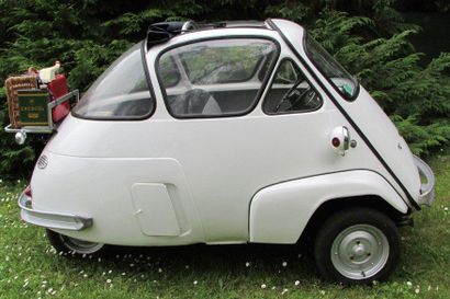 1956 VELAM Isetta L'Isetta est l'une des micro citadines les plus populaires produites...