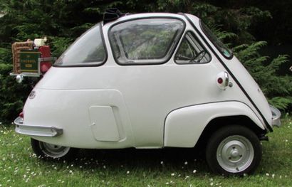 1956 VELAM Isetta L'Isetta est l'une des micro citadines les plus populaires produites...
