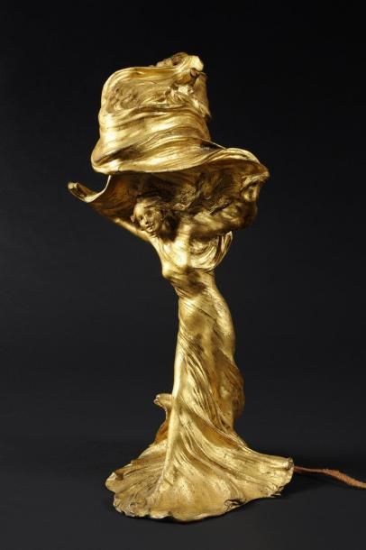 D'après RAOUL LARCHE (1860-1912) Loïe Fuller Sculpture formant lampe en bronze à...