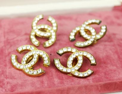 null PAIRE DE CLIP D'OREILLES VINTAGE au logo Chanel